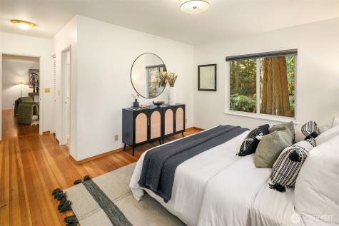 4240 Cramer Street Seattle WA 98199