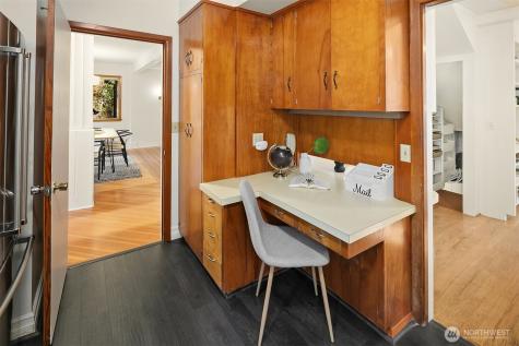 4240 Cramer Street Seattle WA 98199