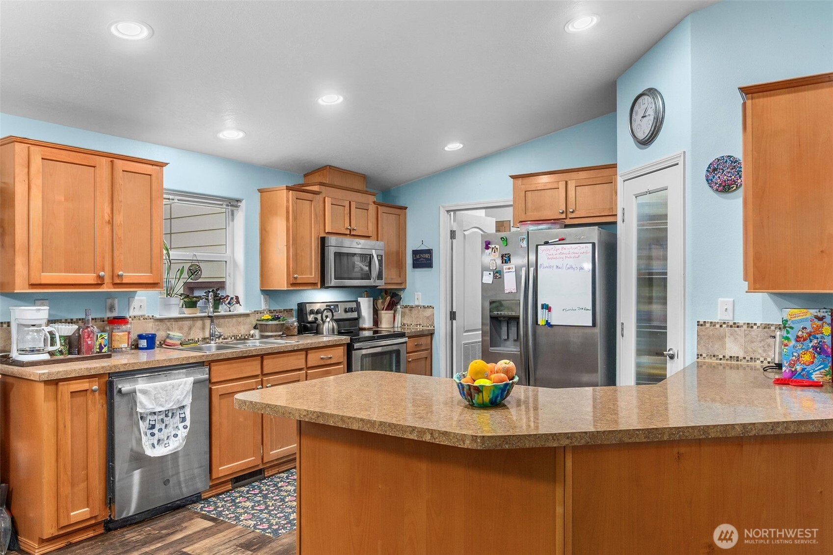 39 Paradise Lane Pacific Beach WA 98571