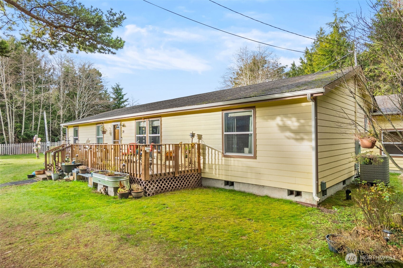 39 Paradise Lane Pacific Beach WA 98571