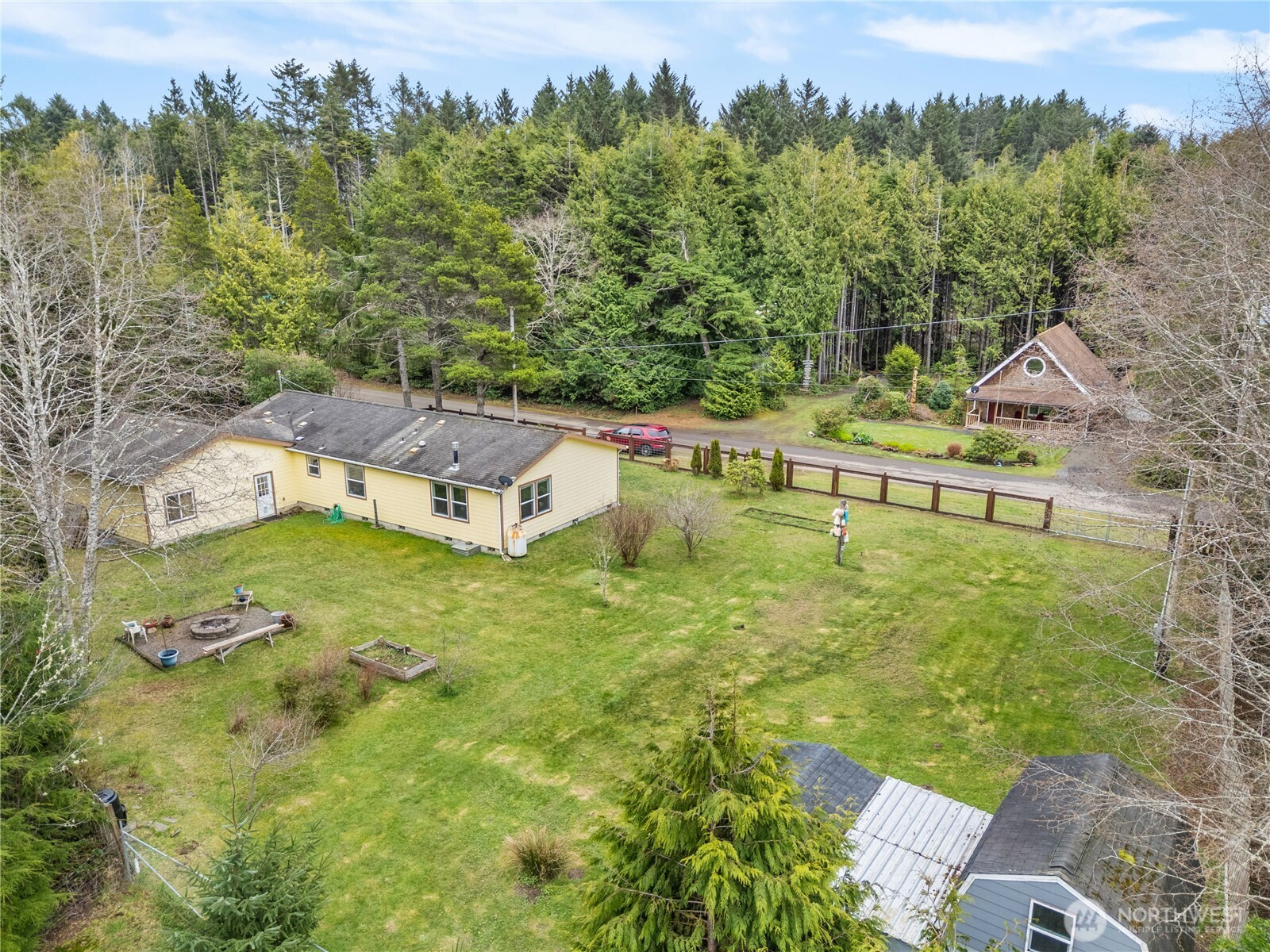 39 Paradise Lane Pacific Beach WA 98571