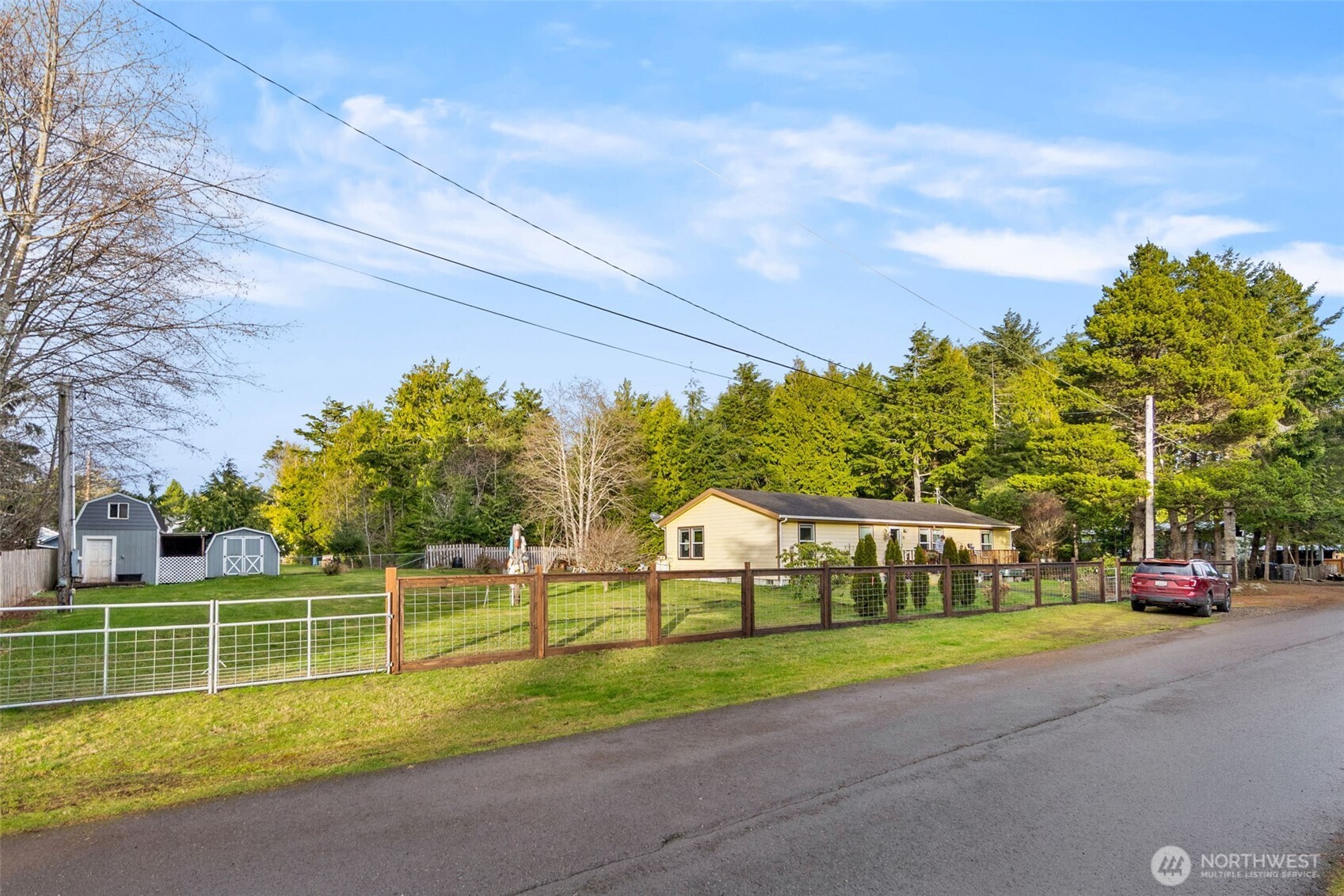 39 Paradise Lane Pacific Beach WA 98571