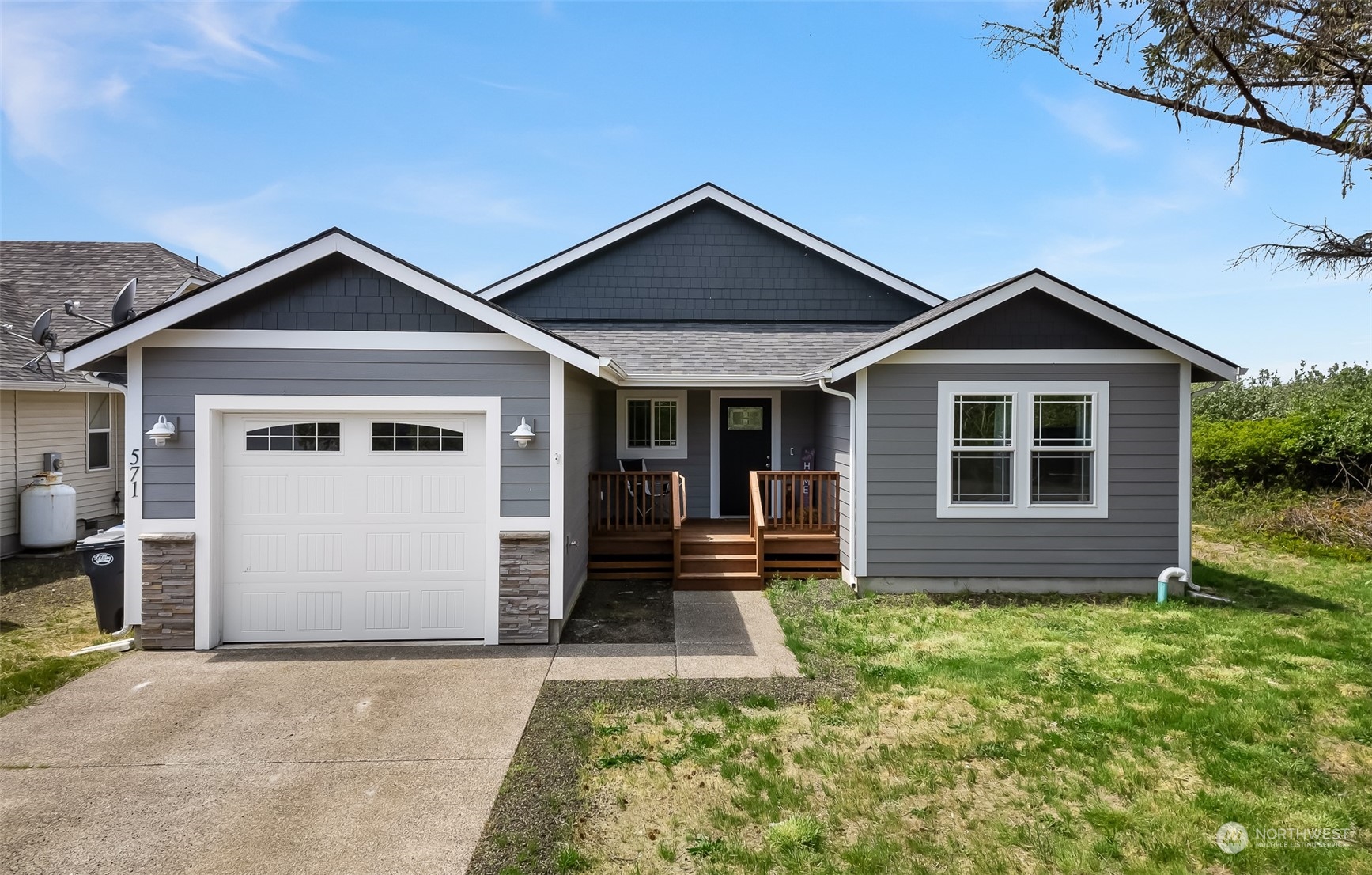 571 Puffin Avenue NE Ocean Shores WA 98569