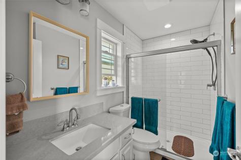 571 Puffin Avenue NE Ocean Shores WA 98569