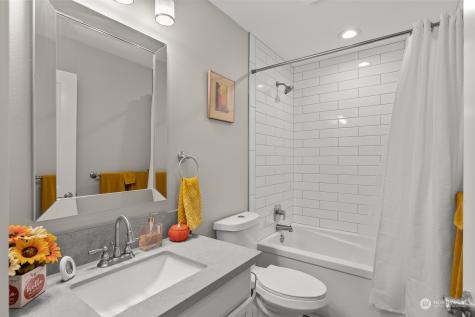 571 Puffin Avenue NE Ocean Shores WA 98569