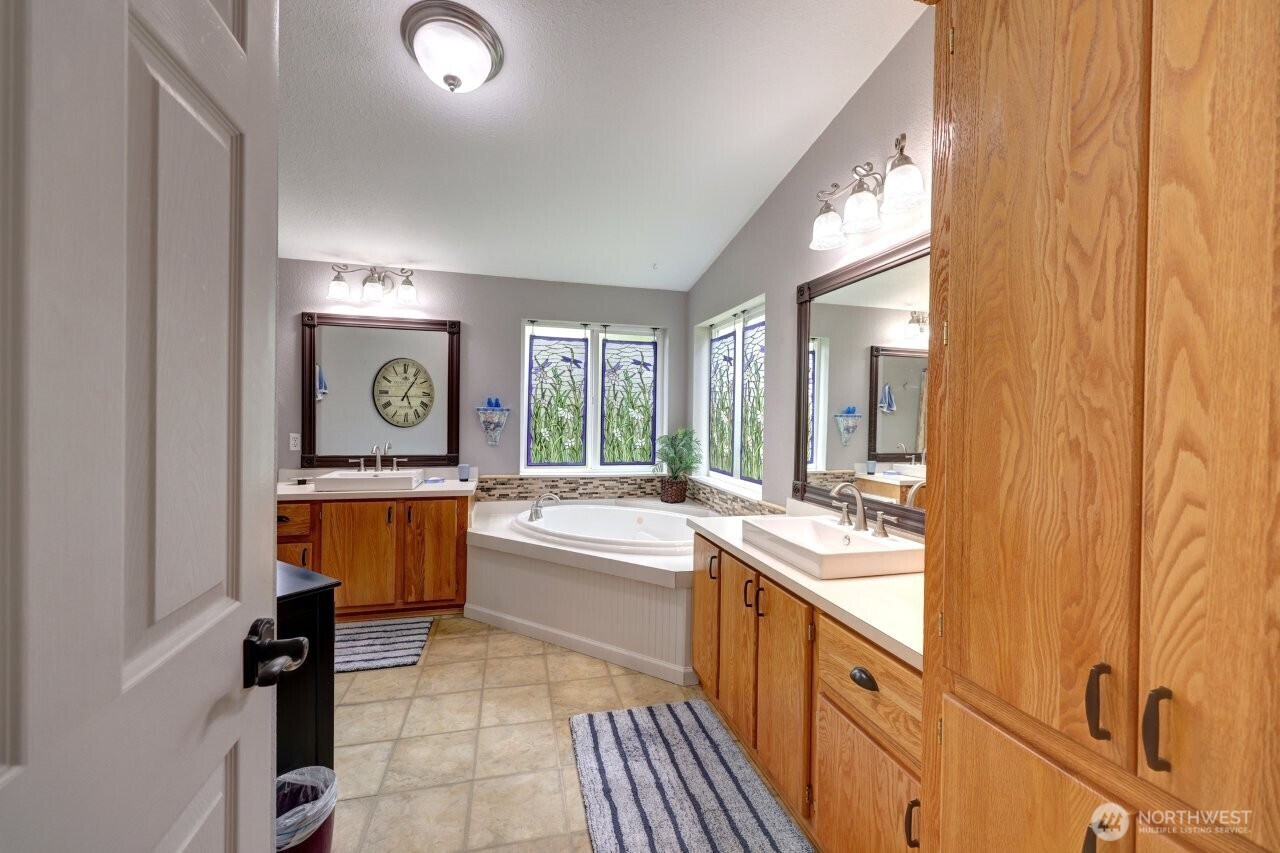 1308 N Washington Avenue Long Beach WA 98631