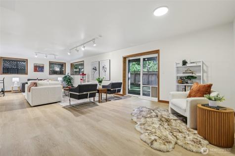 411 W Lake Sammamish Parkway NE Bellevue WA 98008