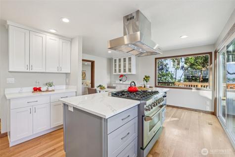 411 W Lake Sammamish Parkway NE Bellevue WA 98008