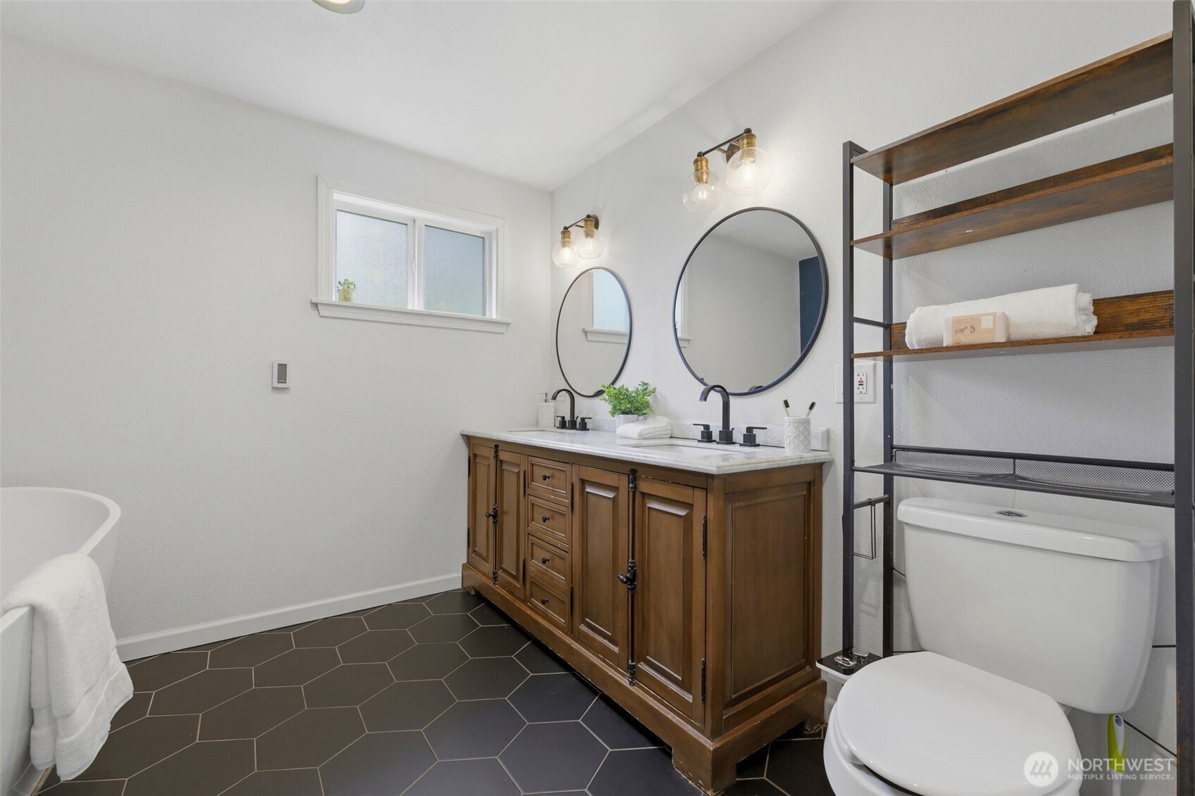 10612 Lake Steilacoom Drive SW Lakewood WA 98498