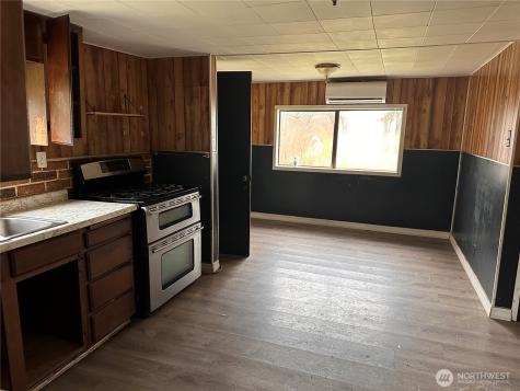 310 Butte Creek Road Raymond WA 98577
