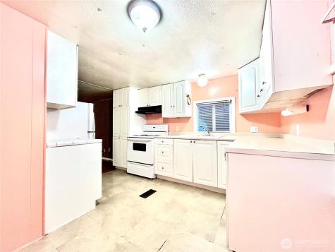 2424 S 260th Street Kent WA 98032