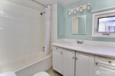 2424 S 260th Street Kent WA 98032