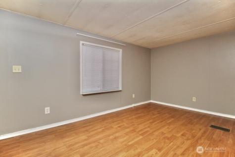 2424 S 260th Street Kent WA 98032