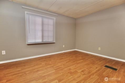 2424 S 260th Street Kent WA 98032
