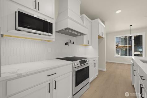 16823 Alder Way Lynnwood WA 98037