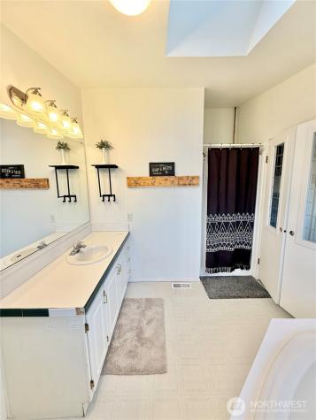 859 Highway 7 Tonasket WA 98855