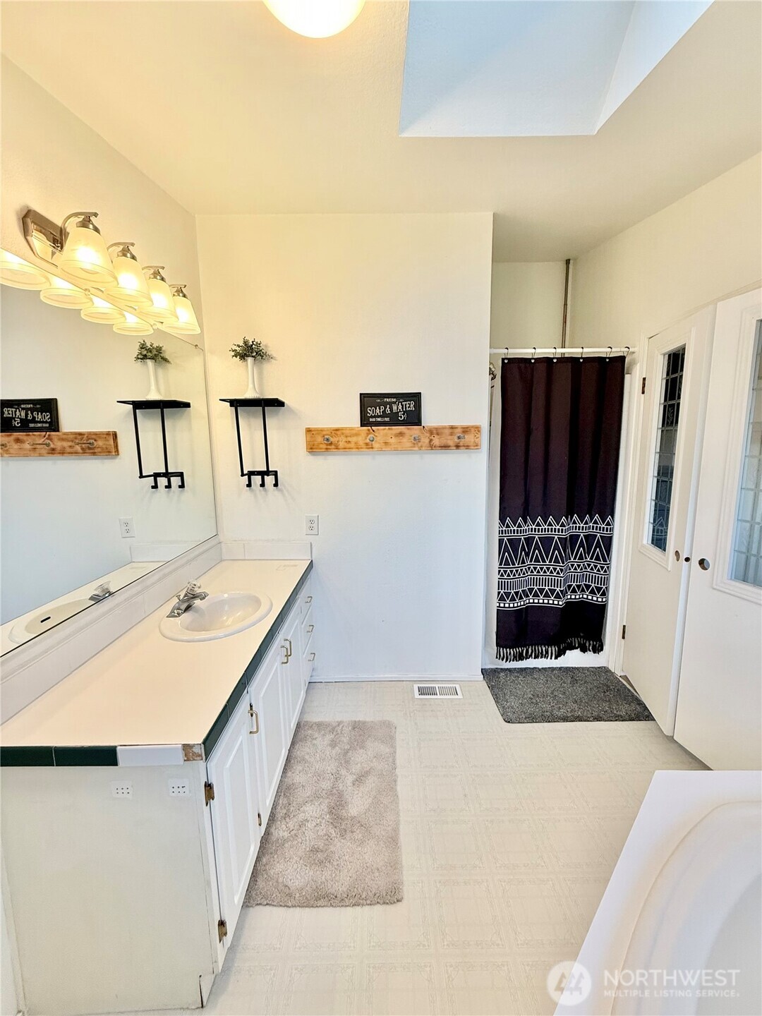 859 Highway 7 Tonasket WA 98855