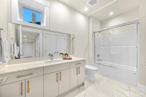 3713 Bristol Street Bellingham WA 98226