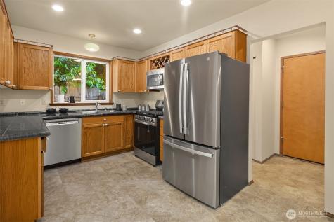 4831 37th Avenue NE Seattle WA 98105