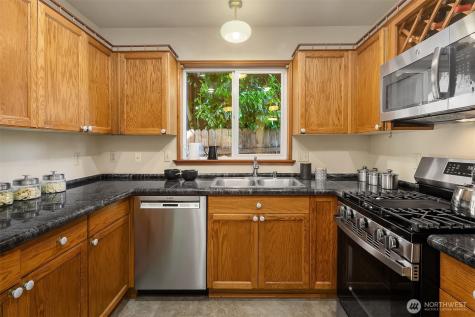 4831 37th Avenue NE Seattle WA 98105