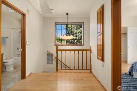 4831 37th Avenue NE Seattle WA 98105