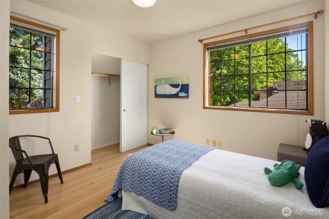 4831 37th Avenue NE Seattle WA 98105