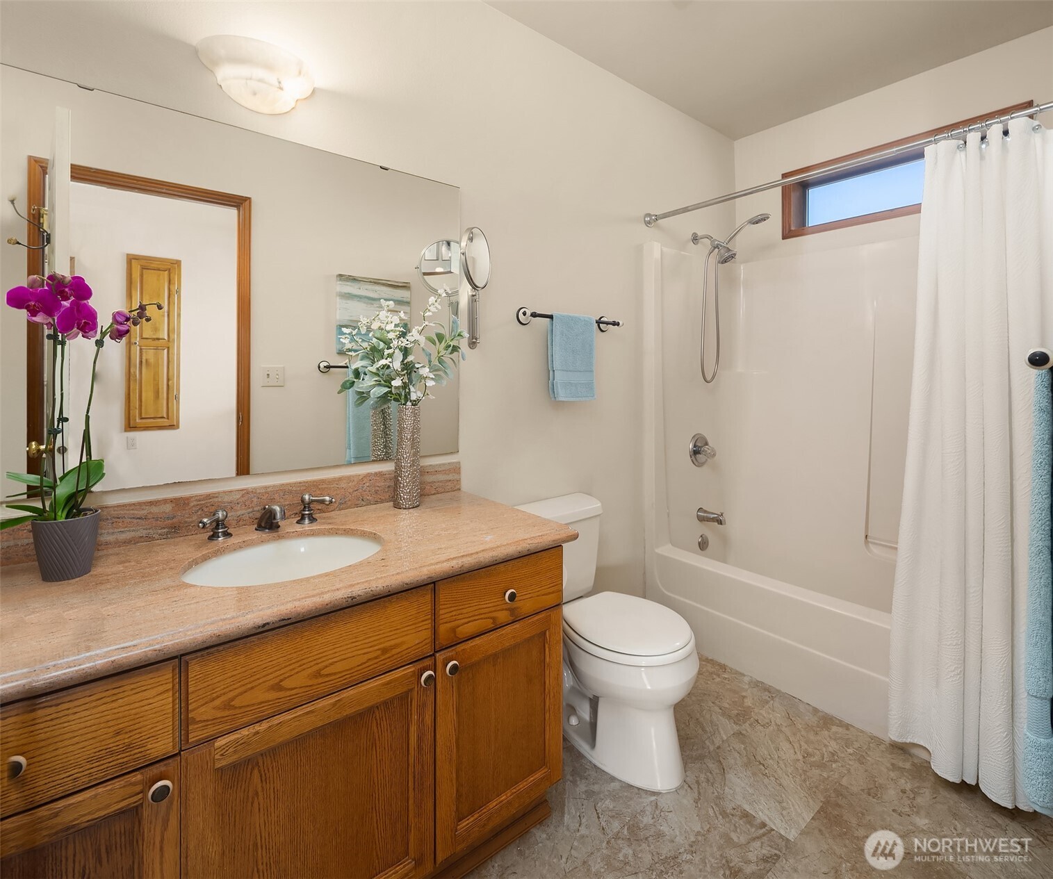 4831 37th Avenue NE Seattle WA 98105