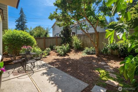 4831 37th Avenue NE Seattle WA 98105