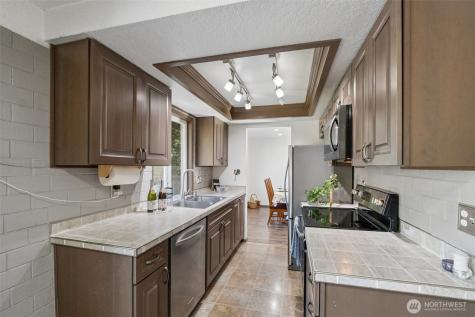 2026 Timber Trail Bothell WA 98012