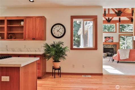 4896 Lucy Lane Langley WA 98260