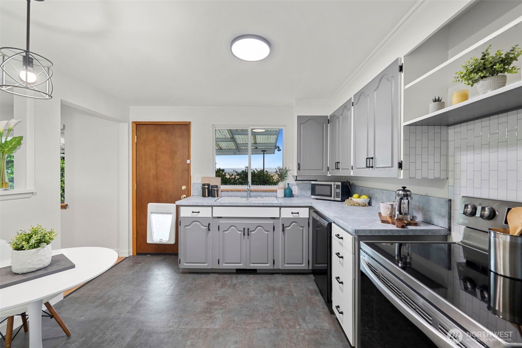 20826 Military Road S Seatac WA 98198