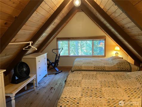 331 N Wynoochee Drive Hoodsport WA 98548