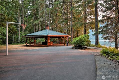 331 N Wynoochee Drive Hoodsport WA 98548