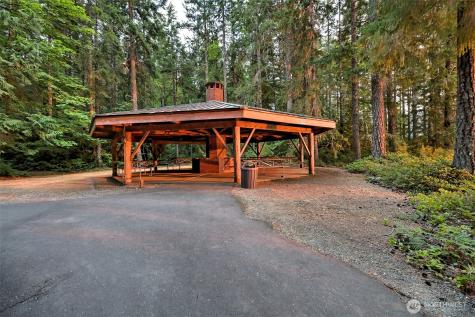 331 N Wynoochee Drive Hoodsport WA 98548