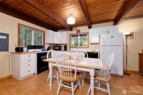 331 N Wynoochee Drive Hoodsport WA 98548