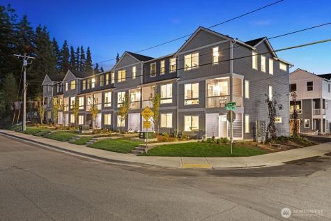 7027 Rainier Drive Everett WA 98203