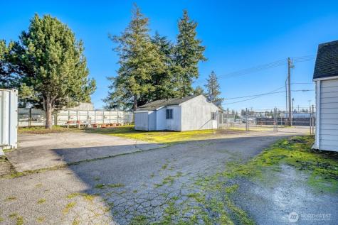 3817 94th Street SW Lakewood WA 98499