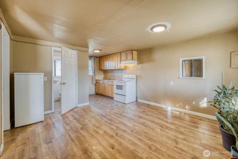 3817 94th Street SW Lakewood WA 98499