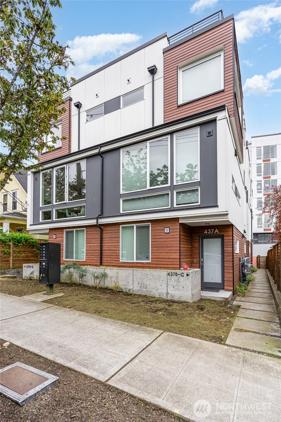 437 NE 73rd Street Seattle WA 98115