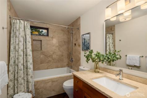 2339 Fairview Avenue E Seattle WA 98102
