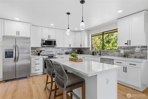 8613 4th Place SE Everett WA 98208