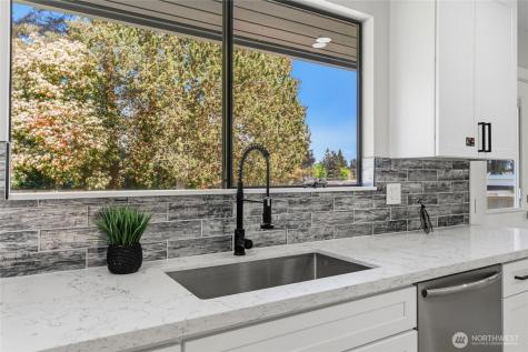 8613 4th Place SE Everett WA 98208