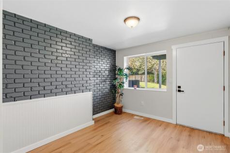 8613 4th Place SE Everett WA 98208
