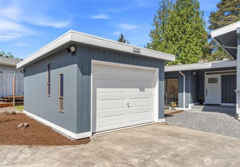 8613 4th Place SE Everett WA 98208
