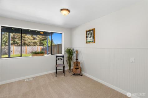 8613 4th Place SE Everett WA 98208