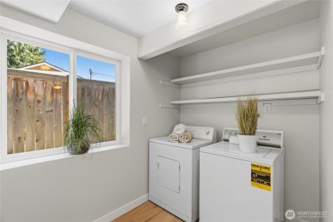 8613 4th Place SE Everett WA 98208