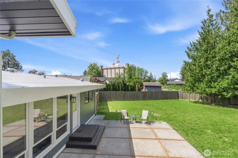 8613 4th Place SE Everett WA 98208