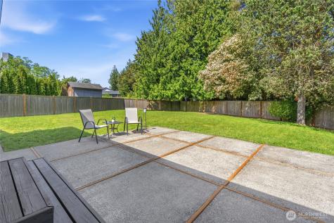 8613 4th Place SE Everett WA 98208