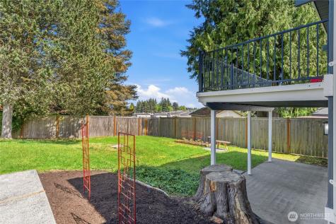 8613 4th Place SE Everett WA 98208