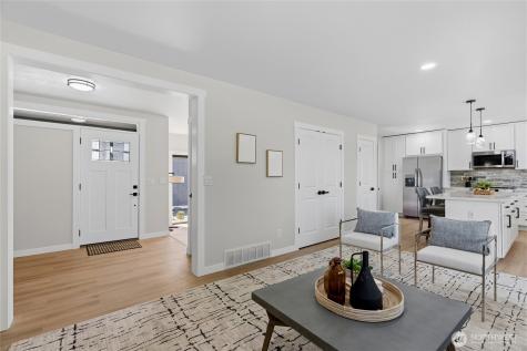 8613 4th Place SE Everett WA 98208